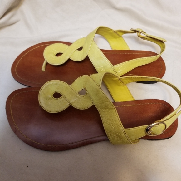 Shoes - Picture 2 of 5